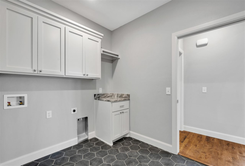 4 Bedrooms Bedrooms, ,2 BathroomsBathrooms,Residential,Single Family,Westchester Way,1,131904