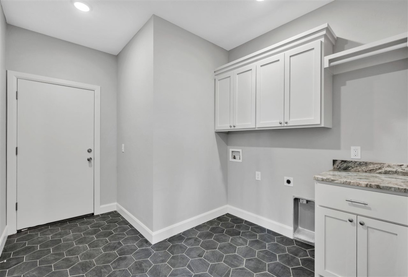 4 Bedrooms Bedrooms, ,2 BathroomsBathrooms,Residential,Single Family,Westchester Way,1,131904