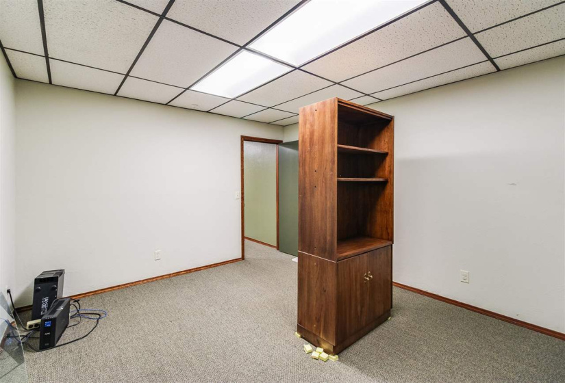 6 BathroomsBathrooms,Commercial/industrial,Commercial,Main,2,131911