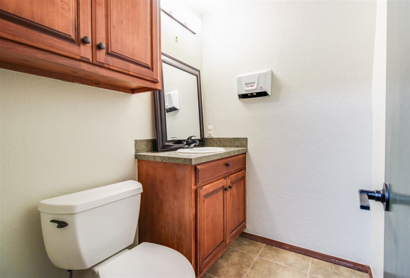 6 BathroomsBathrooms,Commercial/industrial,Commercial,Main,2,131911