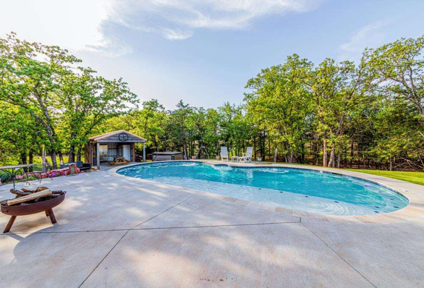 2 Bedrooms Bedrooms, ,1 BathroomBathrooms,Residential,Single Family,80th St,1,131909