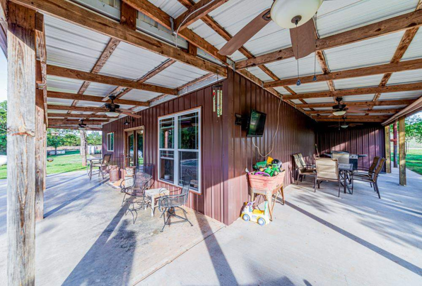 2 Bedrooms Bedrooms, ,1 BathroomBathrooms,Residential,Single Family,80th St,1,131909