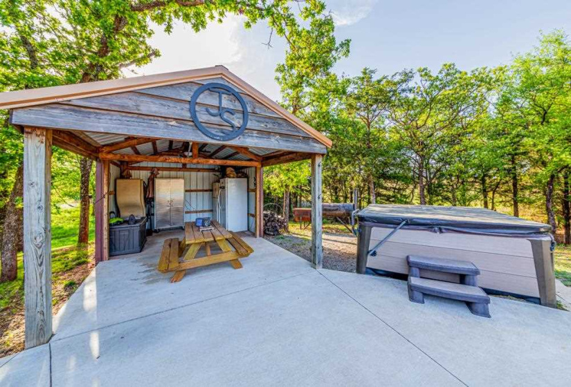 2 Bedrooms Bedrooms, ,1 BathroomBathrooms,Residential,Single Family,80th St,1,131909