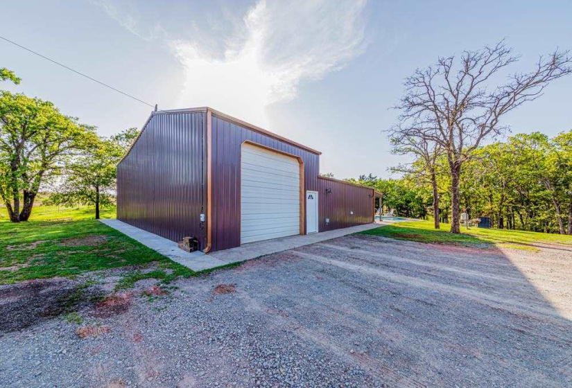 2 Bedrooms Bedrooms, ,1 BathroomBathrooms,Residential,Single Family,80th St,1,131909