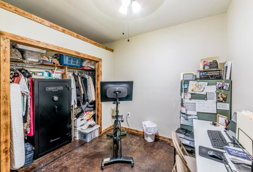 2 Bedrooms Bedrooms, ,1 BathroomBathrooms,Residential,Single Family,80th St,1,131909
