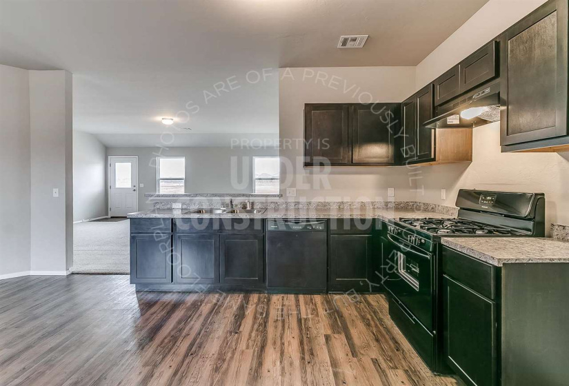 3 Bedrooms Bedrooms, ,2 BathroomsBathrooms,Residential,Single Family,Hilltop,1,131922