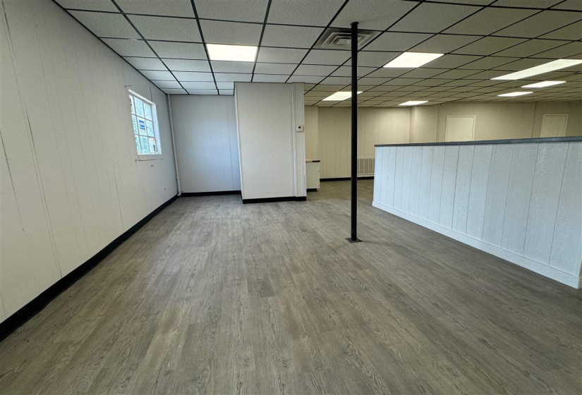 6 BathroomsBathrooms,Commercial/industrial,Commercial,Vine,2,131932