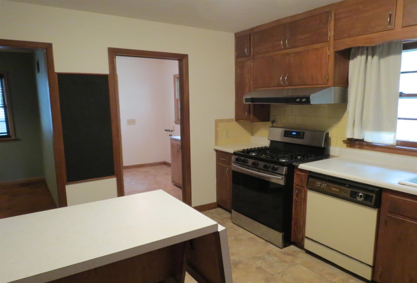 3 Bedrooms Bedrooms, ,2 BathroomsBathrooms,Residential,Single Family,Sunset,1,131933