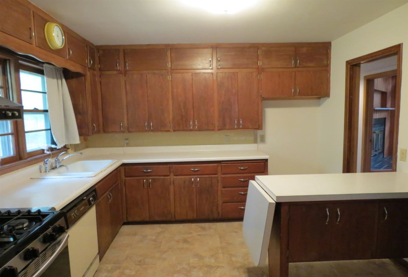 3 Bedrooms Bedrooms, ,2 BathroomsBathrooms,Residential,Single Family,Sunset,1,131933