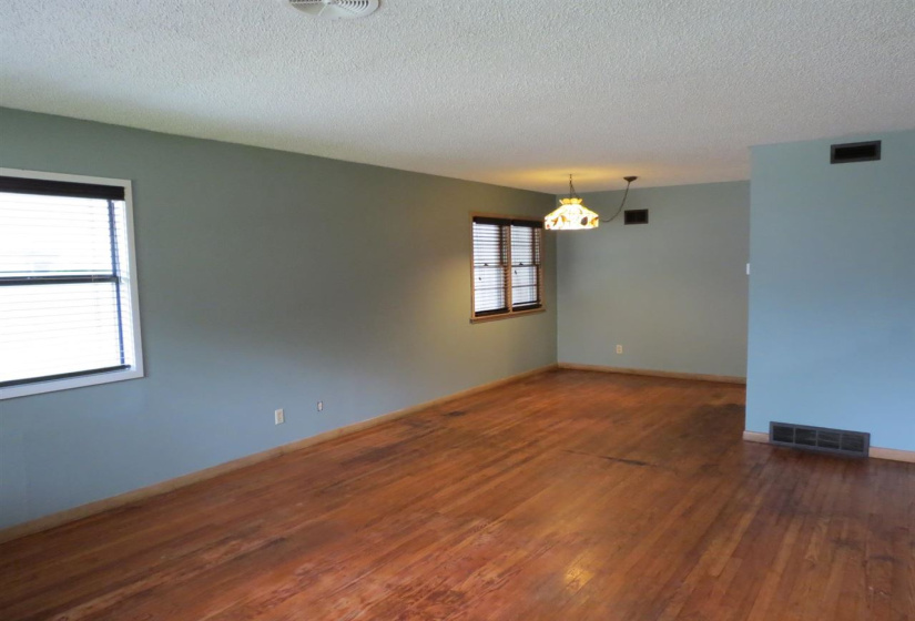 3 Bedrooms Bedrooms, ,2 BathroomsBathrooms,Residential,Single Family,Sunset,1,131933