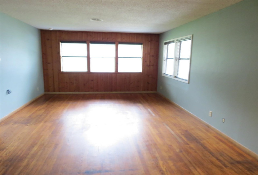 3 Bedrooms Bedrooms, ,2 BathroomsBathrooms,Residential,Single Family,Sunset,1,131933