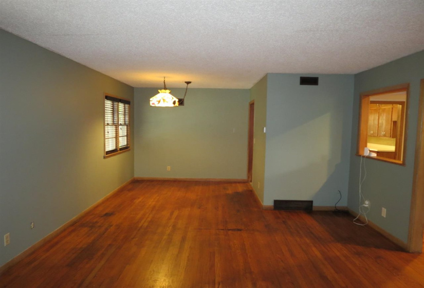 3 Bedrooms Bedrooms, ,2 BathroomsBathrooms,Residential,Single Family,Sunset,1,131933