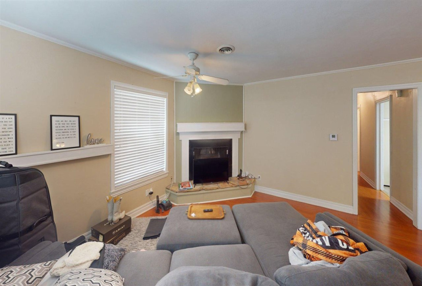 3 Bedrooms Bedrooms, ,2 BathroomsBathrooms,Residential,Single Family,9th,1,131936