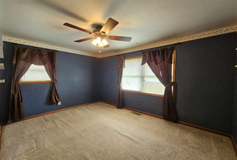 3 Bedrooms Bedrooms, ,2 BathroomsBathrooms,Residential,Single Family,Elm,1,131938