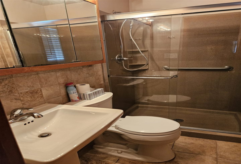 3 Bedrooms Bedrooms, ,2 BathroomsBathrooms,Residential,Single Family,Elm,1,131938
