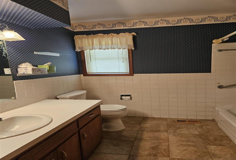 3 Bedrooms Bedrooms, ,2 BathroomsBathrooms,Residential,Single Family,Elm,1,131938