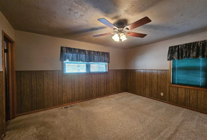3 Bedrooms Bedrooms, ,2 BathroomsBathrooms,Residential,Single Family,Elm,1,131938