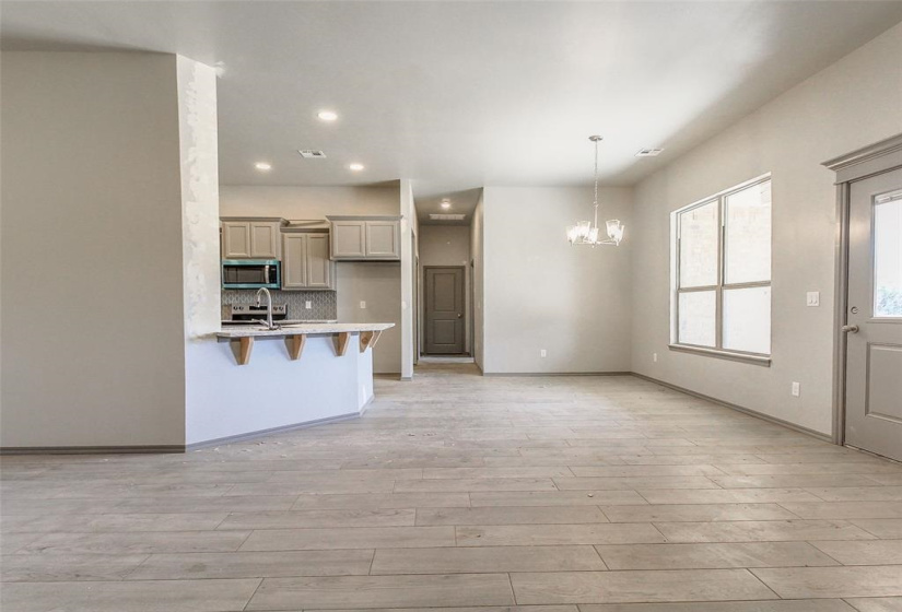 4 Bedrooms Bedrooms, ,3 BathroomsBathrooms,Residential,Single Family,870,1,131941