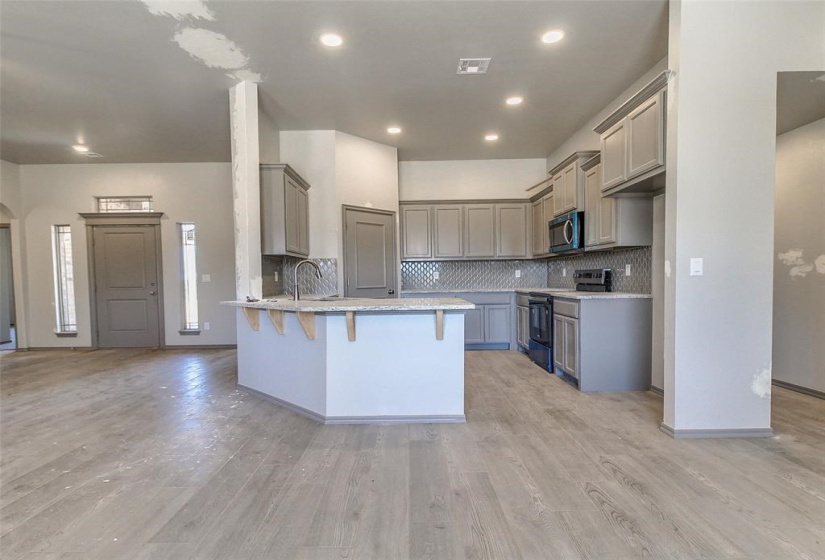 4 Bedrooms Bedrooms, ,3 BathroomsBathrooms,Residential,Single Family,870,1,131941