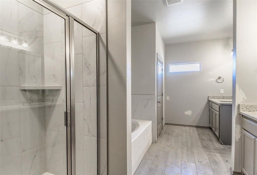 4 Bedrooms Bedrooms, ,3 BathroomsBathrooms,Residential,Single Family,870,1,131941