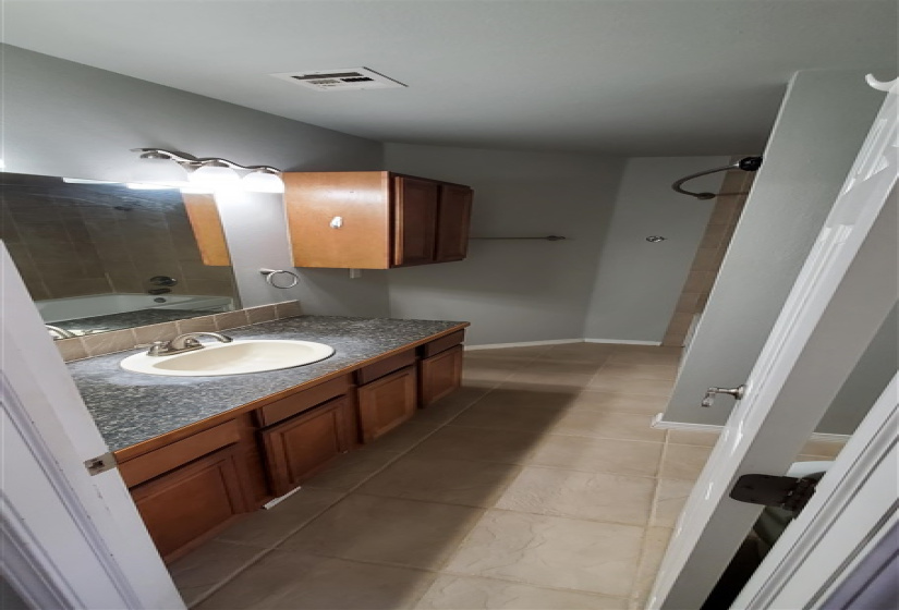 3 Bedrooms Bedrooms, ,2 BathroomsBathrooms,Residential,Single Family,Post Oak,1,131944