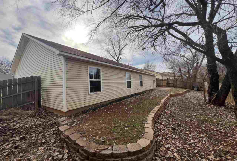 3 Bedrooms Bedrooms, ,2 BathroomsBathrooms,Residential,Single Family,Post Oak,1,131944