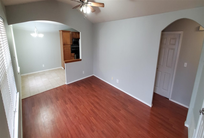 3 Bedrooms Bedrooms, ,2 BathroomsBathrooms,Residential,Single Family,Post Oak,1,131944