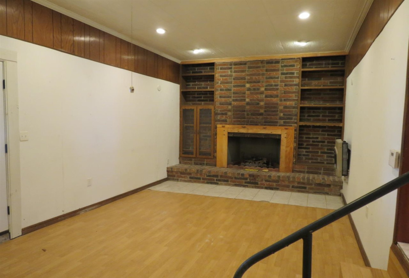 3 Bedrooms Bedrooms, ,2 BathroomsBathrooms,Residential,Single Family,19th,1.5,131947