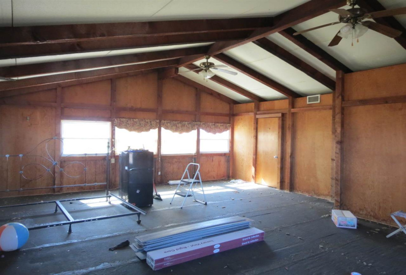 3 Bedrooms Bedrooms, ,2 BathroomsBathrooms,Residential,Single Family,19th,1.5,131947