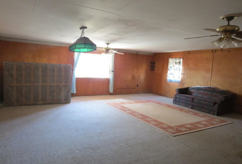 3 Bedrooms Bedrooms, ,2 BathroomsBathrooms,Residential,Single Family,19th,1.5,131947