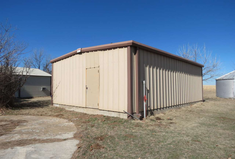 3 Bedrooms Bedrooms, ,2 BathroomsBathrooms,Residential,Single Family,19th,1.5,131947