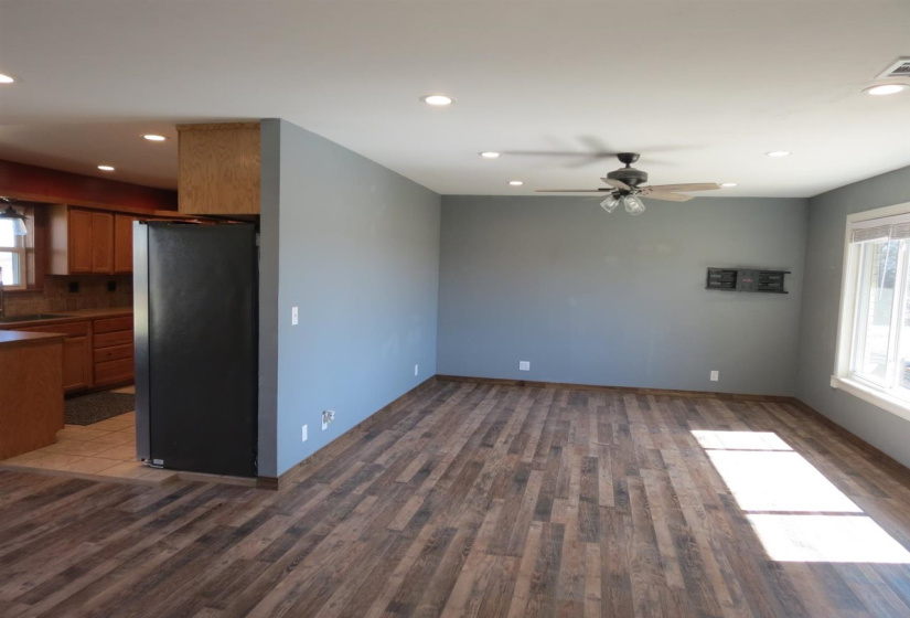3 Bedrooms Bedrooms, ,2 BathroomsBathrooms,Residential,Single Family,19th,1.5,131947