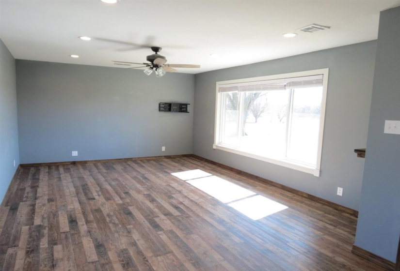 3 Bedrooms Bedrooms, ,2 BathroomsBathrooms,Residential,Single Family,19th,1.5,131947