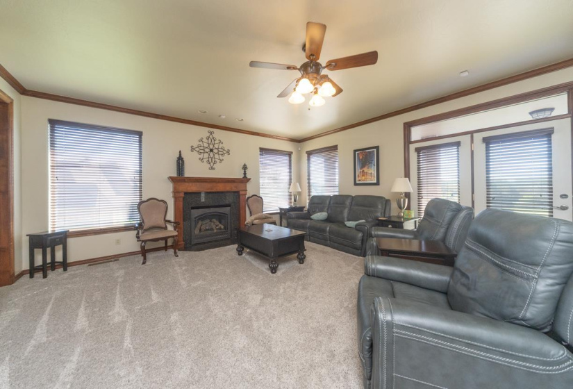 5 Bedrooms Bedrooms, ,3 BathroomsBathrooms,Residential,Single Family,Falls,1.5,131950