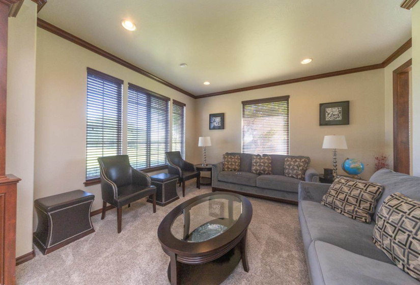 5 Bedrooms Bedrooms, ,3 BathroomsBathrooms,Residential,Single Family,Falls,1.5,131950