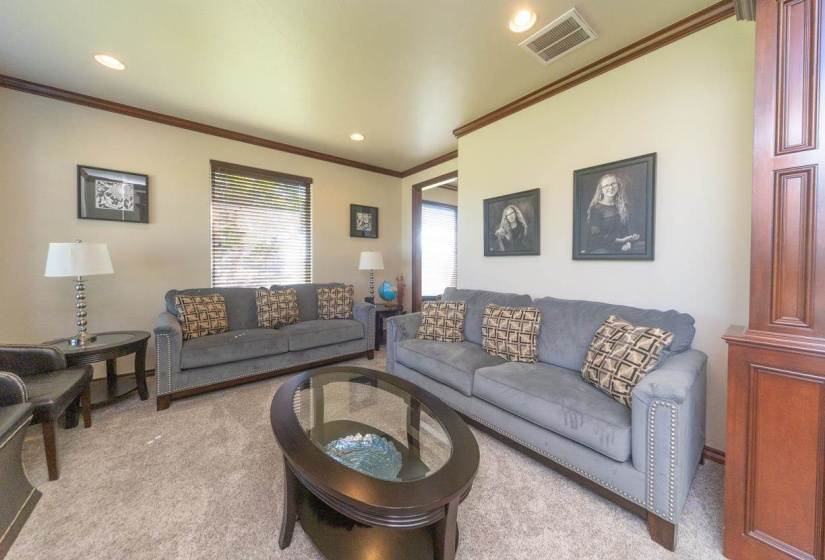 5 Bedrooms Bedrooms, ,3 BathroomsBathrooms,Residential,Single Family,Falls,1.5,131950