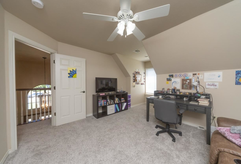 5 Bedrooms Bedrooms, ,3 BathroomsBathrooms,Residential,Single Family,Falls,1.5,131950