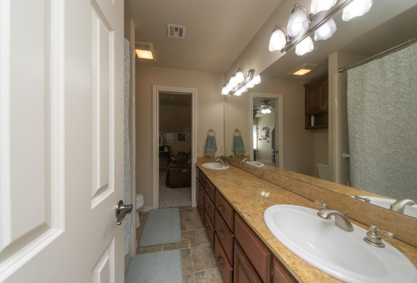 5 Bedrooms Bedrooms, ,3 BathroomsBathrooms,Residential,Single Family,Falls,1.5,131950