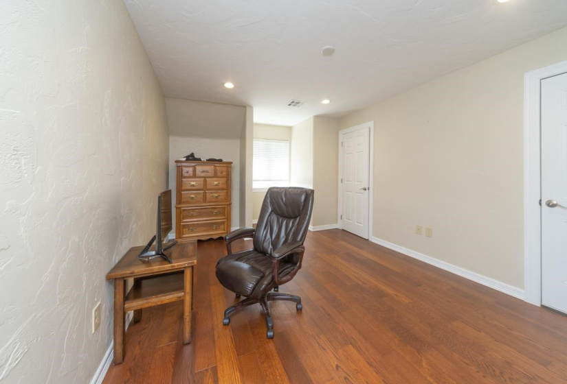 5 Bedrooms Bedrooms, ,3 BathroomsBathrooms,Residential,Single Family,Falls,1.5,131950