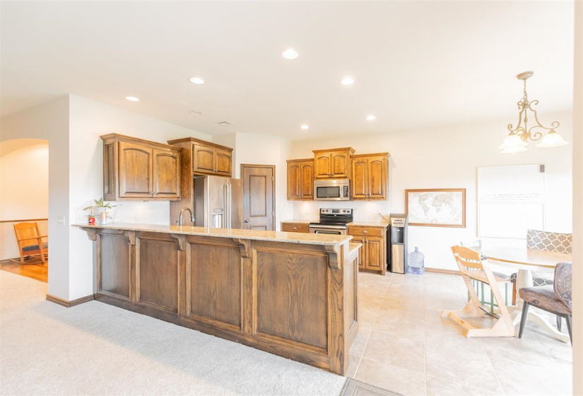 4 Bedrooms Bedrooms, ,2 BathroomsBathrooms,Residential,Single Family,Fountain View,2,131954
