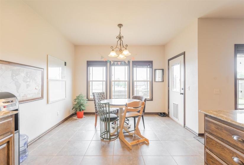 4 Bedrooms Bedrooms, ,2 BathroomsBathrooms,Residential,Single Family,Fountain View,2,131954