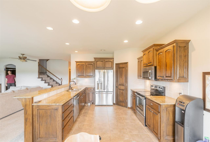 4 Bedrooms Bedrooms, ,2 BathroomsBathrooms,Residential,Single Family,Fountain View,2,131954