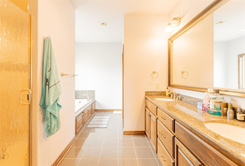 4 Bedrooms Bedrooms, ,2 BathroomsBathrooms,Residential,Single Family,Fountain View,2,131954