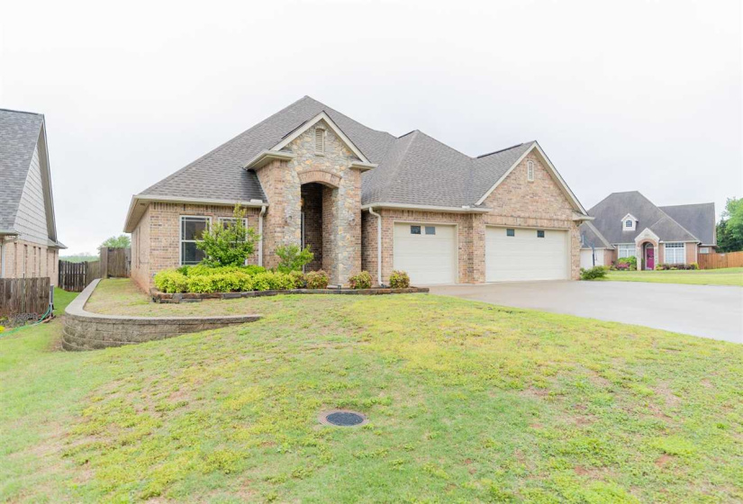 4 Bedrooms Bedrooms, ,2 BathroomsBathrooms,Residential,Single Family,Fountain View,2,131954