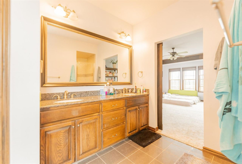 4 Bedrooms Bedrooms, ,2 BathroomsBathrooms,Residential,Single Family,Fountain View,2,131954