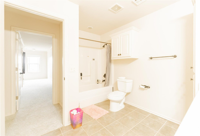 4 Bedrooms Bedrooms, ,2 BathroomsBathrooms,Residential,Single Family,Fountain View,2,131954