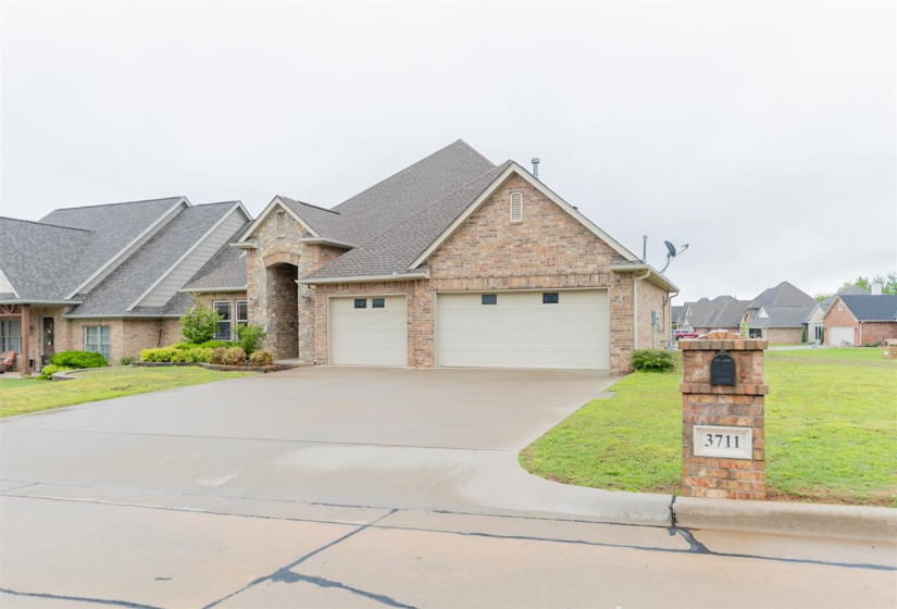 4 Bedrooms Bedrooms, ,2 BathroomsBathrooms,Residential,Single Family,Fountain View,2,131954