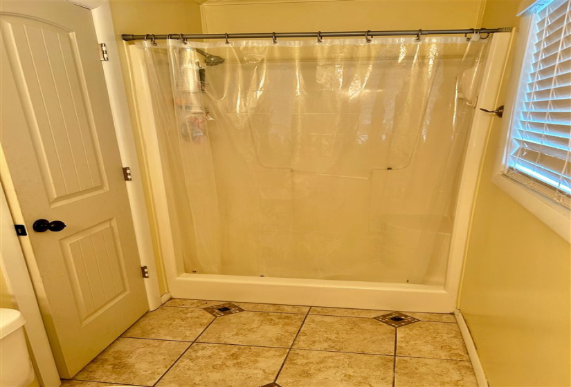 2 Bedrooms Bedrooms, ,2 BathroomsBathrooms,Residential,Single Family,Hendryx Point,1,131956