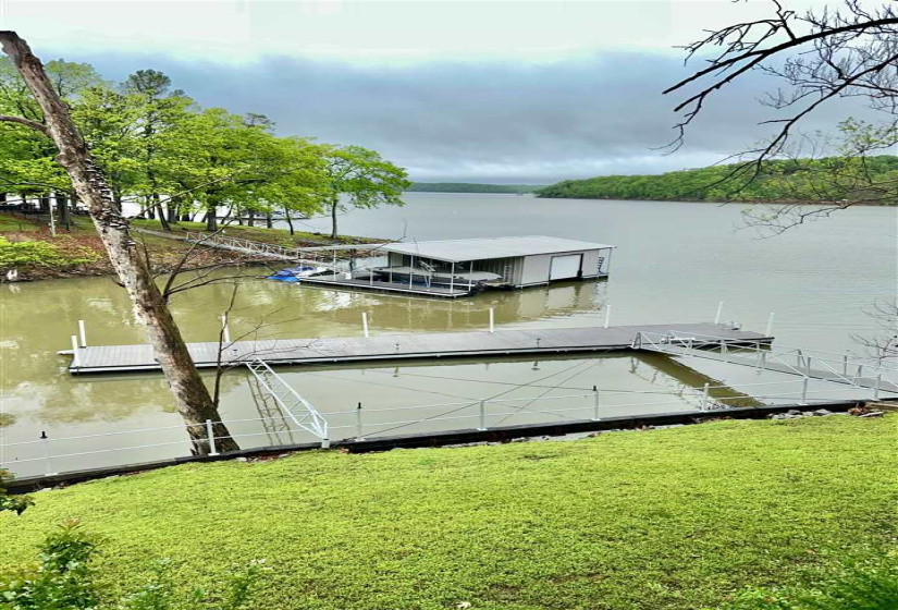 2 Bedrooms Bedrooms, ,2 BathroomsBathrooms,Residential,Single Family,Hendryx Point,1,131956