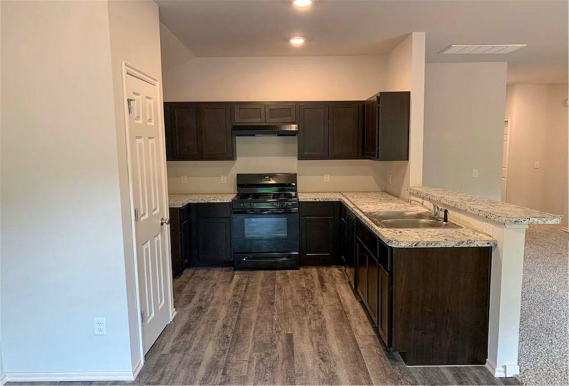 3 Bedrooms Bedrooms, ,2 BathroomsBathrooms,Residential,Single Family,Ridgecrest,1,131961